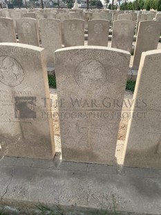 BAGHDAD (NORTH GATE) WAR CEMETERY - HUGHES, J W